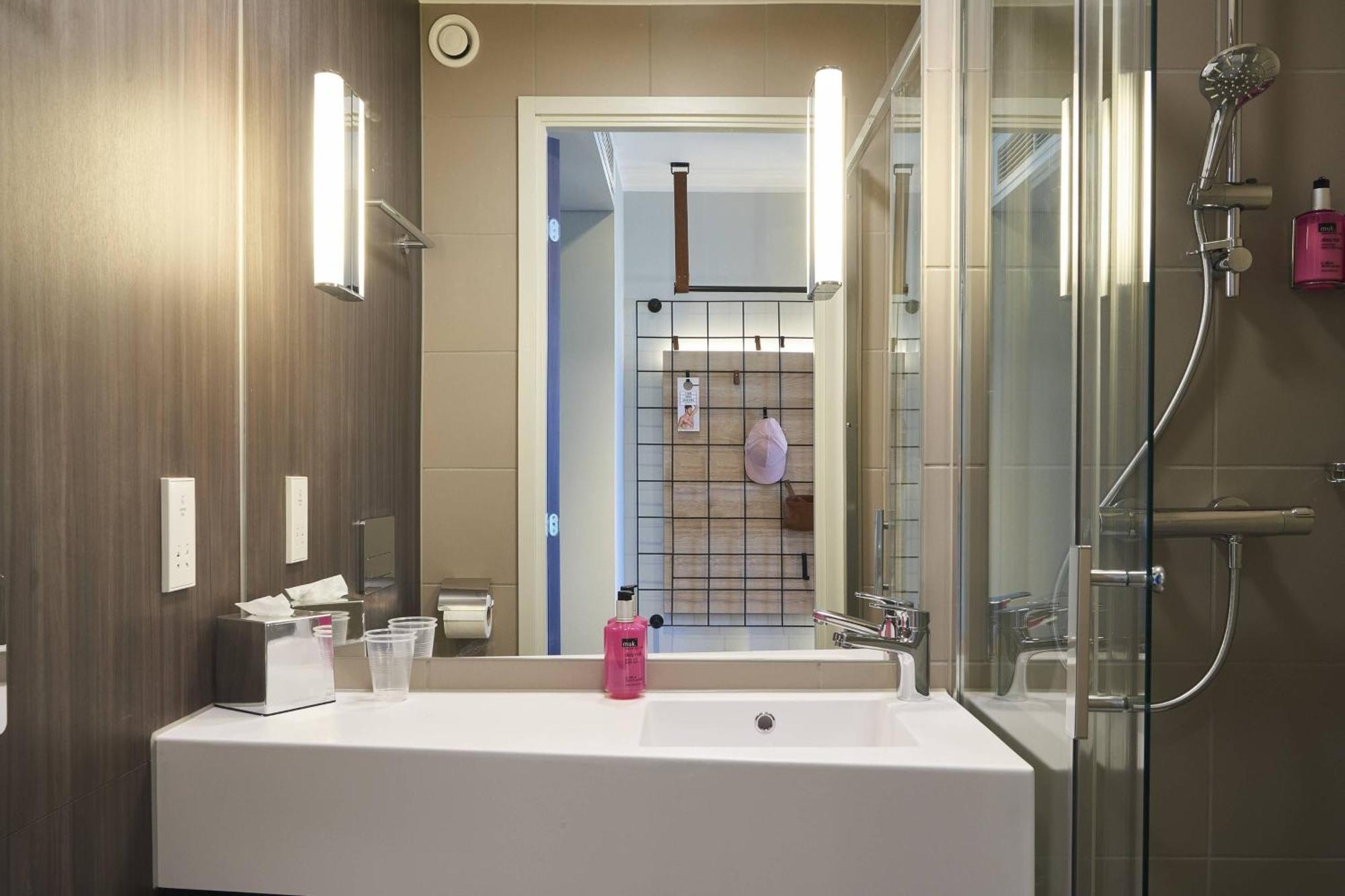 Hotel Moxy Birmingham Nec à Bickenhill Extérieur photo